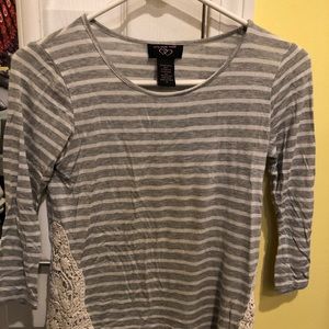 mid sleeve shirt